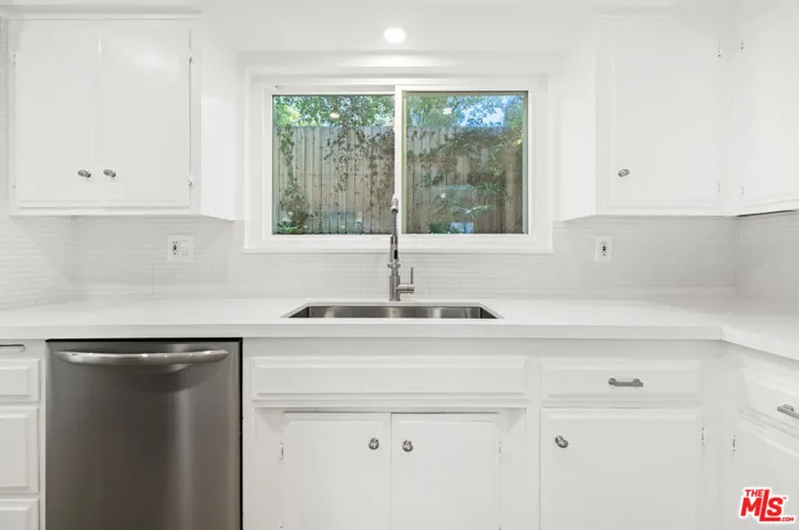 3101 N Beachwood Drive, Los Angeles, California 90068
