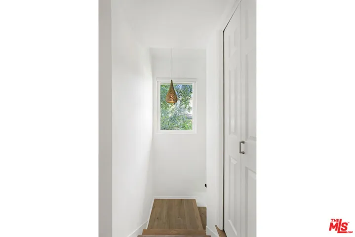 3101 N Beachwood Drive, Los Angeles, California 90068