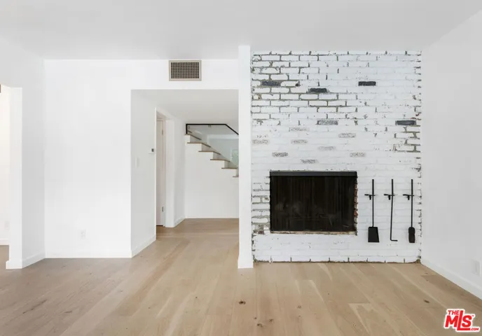 3101 N Beachwood Drive, Los Angeles, California 90068