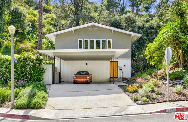 3101 N Beachwood Drive, Los Angeles, California 90068