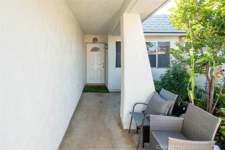 Welcome to 309 Calle Montecito in Oceanside!