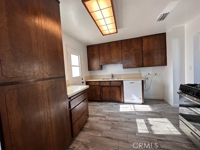 812 Lillian, Barstow, California 92311