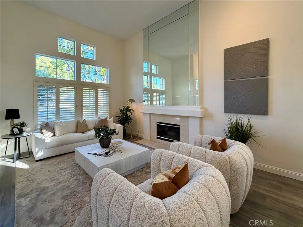 Main Livingroom