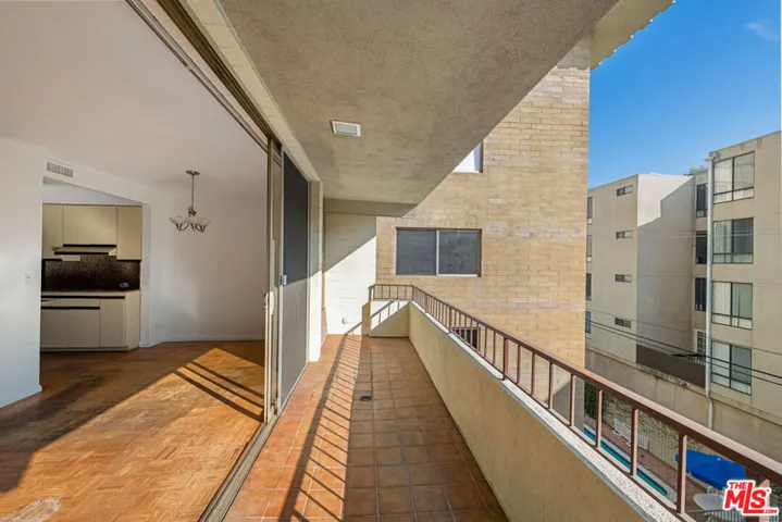 1300 Midvale Avenue 408, Los Angeles, California 90024