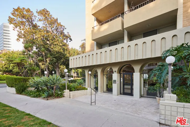 1300 Midvale Avenue 408, Los Angeles, California 90024