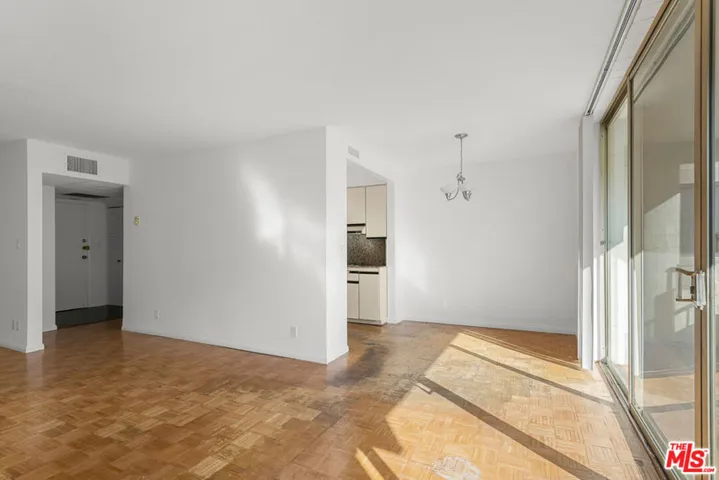1300 Midvale Avenue 408, Los Angeles, California 90024
