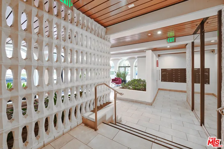 1300 Midvale Avenue 408, Los Angeles, California 90024
