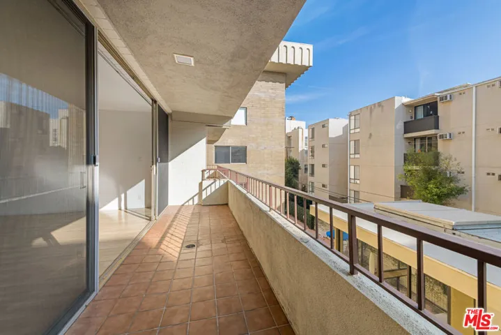 1300 Midvale Avenue 408, Los Angeles, California 90024