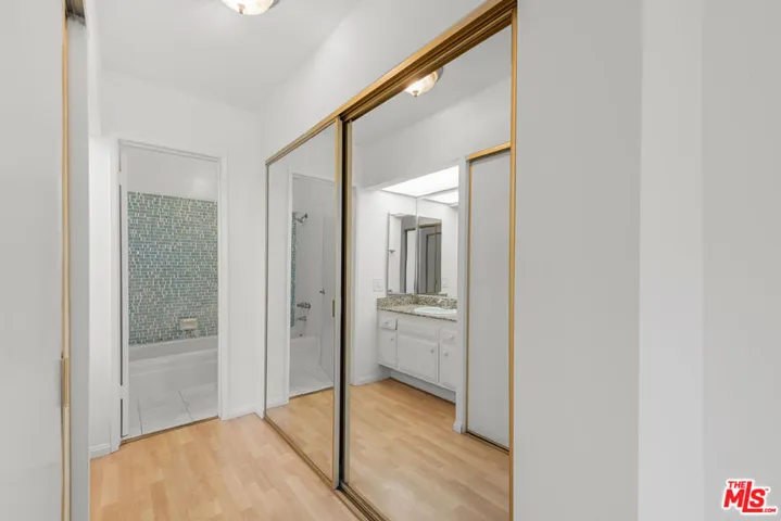 1300 Midvale Avenue 408, Los Angeles, California 90024