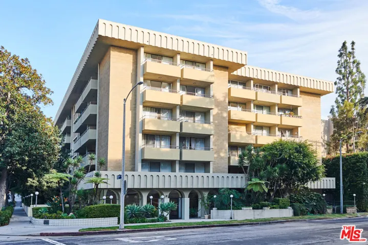 1300 Midvale Avenue 408, Los Angeles, California 90024