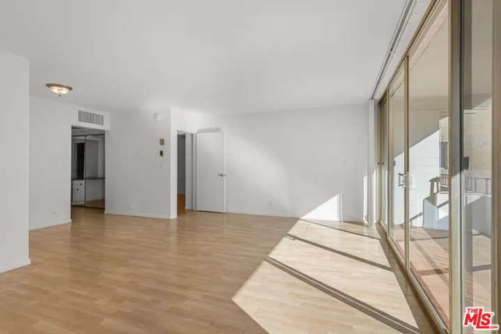 1300 Midvale Avenue 408, Los Angeles, California 90024