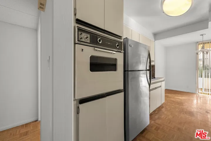 1300 Midvale Avenue 408, Los Angeles, California 90024