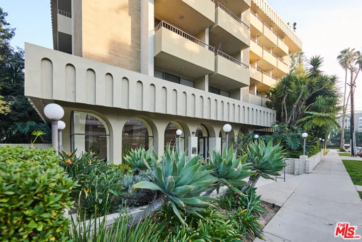 1300 Midvale Avenue 408, Los Angeles, California 90024