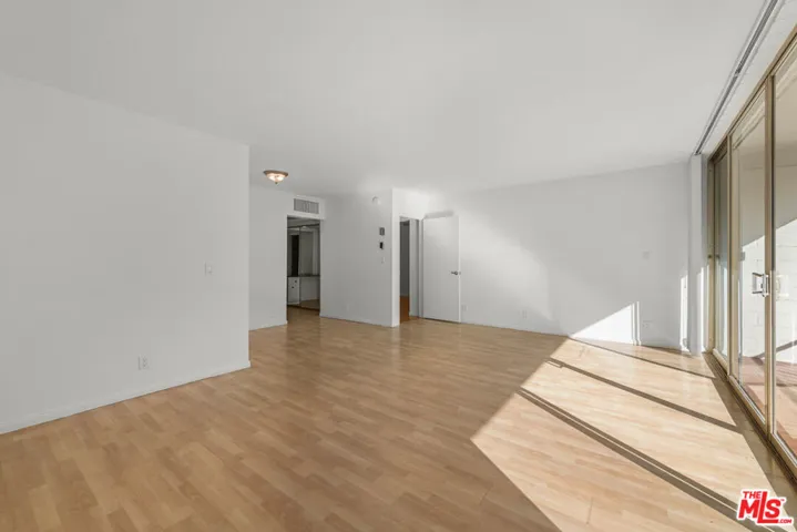 1300 Midvale Avenue 408, Los Angeles, California 90024