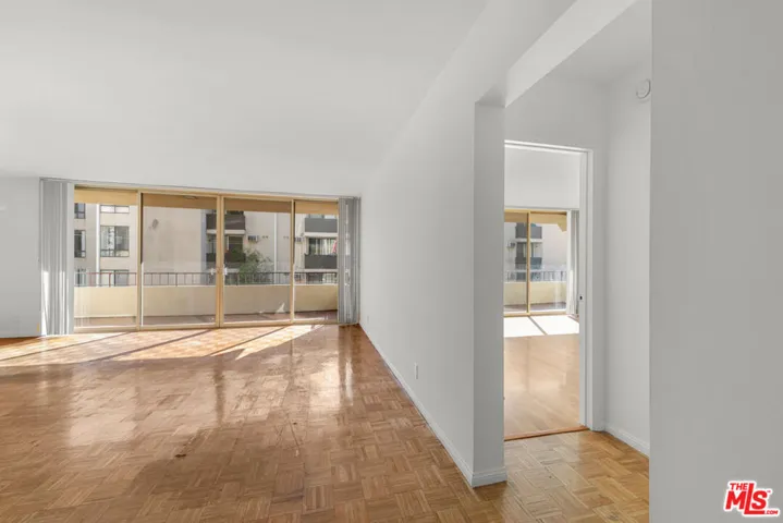1300 Midvale Avenue 408, Los Angeles, California 90024