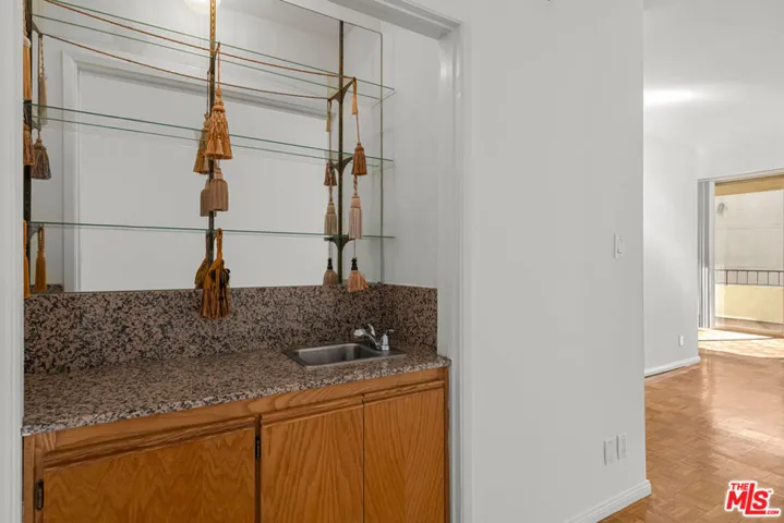 1300 Midvale Avenue 408, Los Angeles, California 90024
