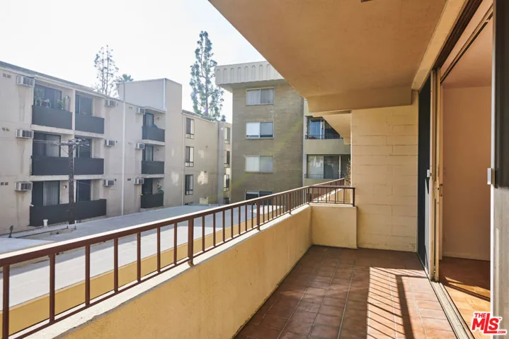 1300 Midvale Avenue 408, Los Angeles, California 90024