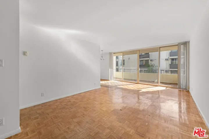1300 Midvale Avenue 408, Los Angeles, California 90024