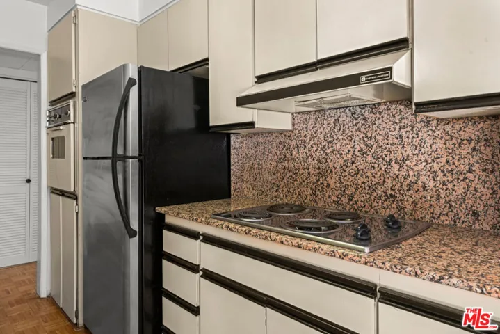 1300 Midvale Avenue 408, Los Angeles, California 90024