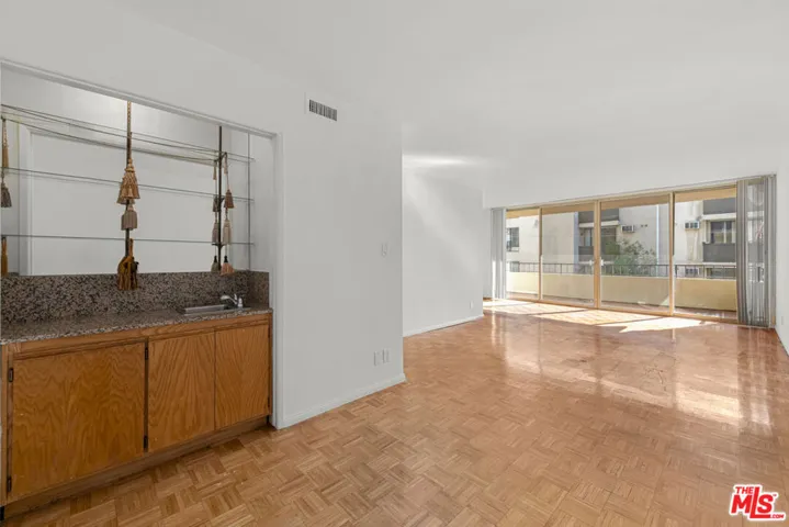 1300 Midvale Avenue 408, Los Angeles, California 90024