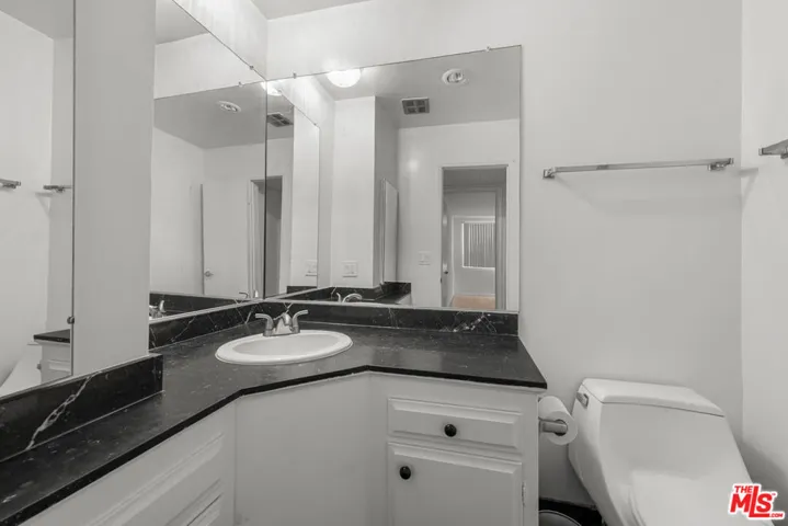 1300 Midvale Avenue 408, Los Angeles, California 90024
