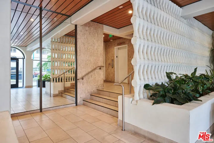 1300 Midvale Avenue 408, Los Angeles, California 90024