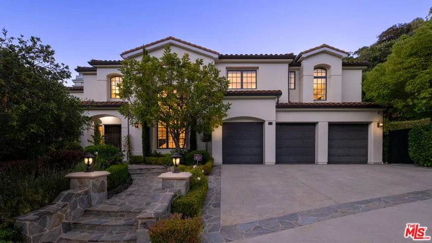 3686 Benedict Canyon Lane, Sherman Oaks, California 91423