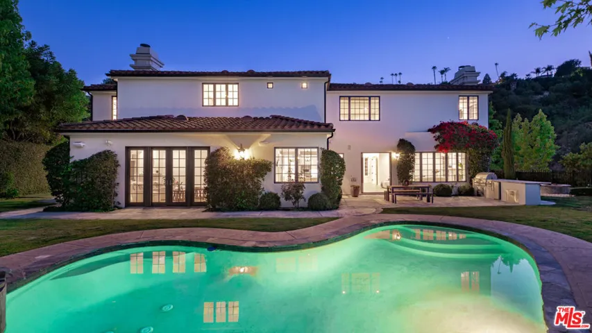 3686 Benedict Canyon Lane, Sherman Oaks, California 91423