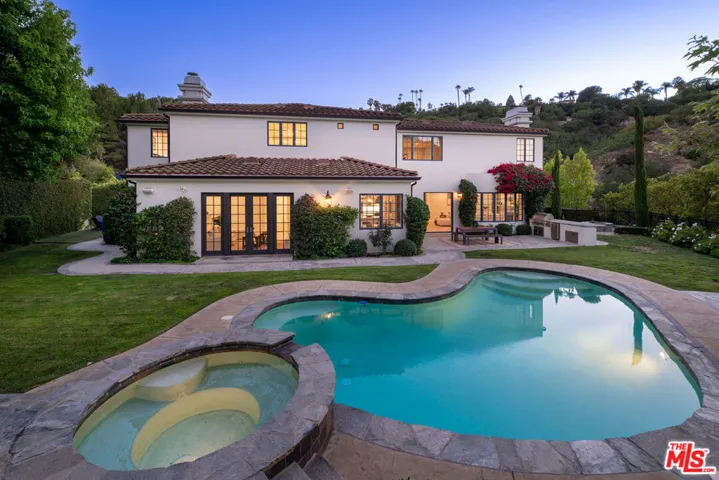 3686 Benedict Canyon Lane, Sherman Oaks, California 91423
