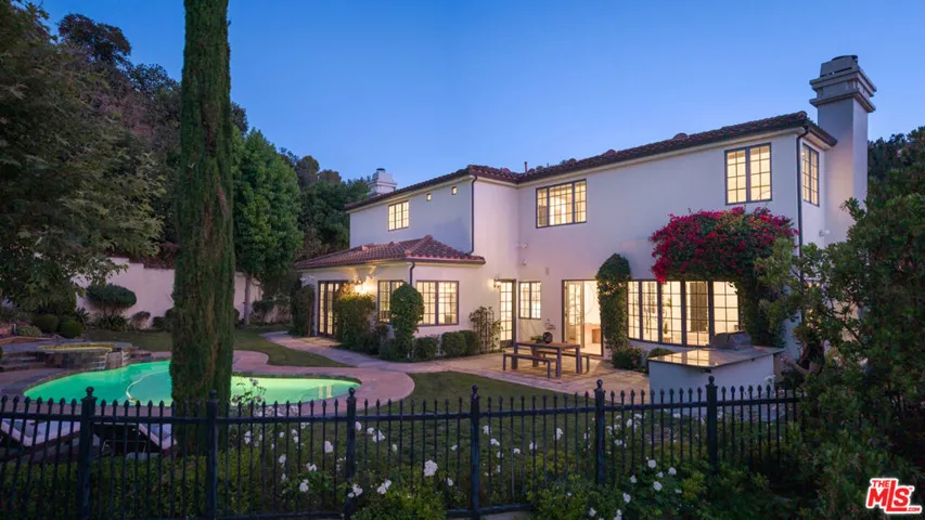 3686 Benedict Canyon Lane, Sherman Oaks, California 91423