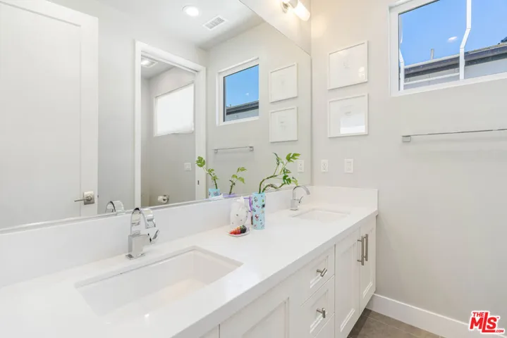 12646 W Seacoast Place, Los Angeles, California 90094