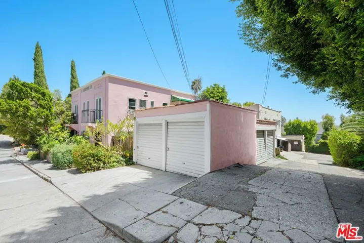 6104 Winans Drive, Los Angeles, California 90068