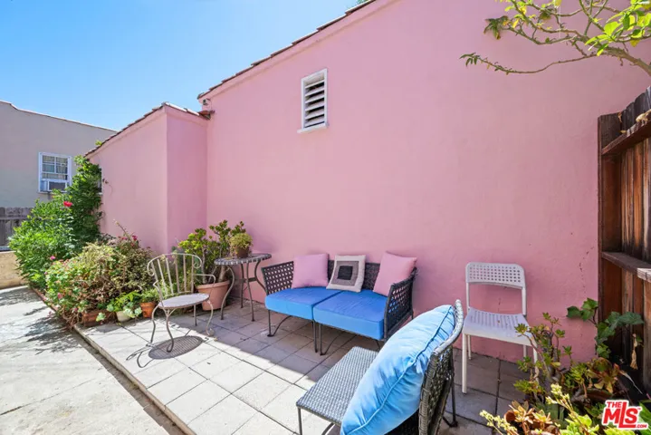 6104 Winans Drive, Los Angeles, California 90068