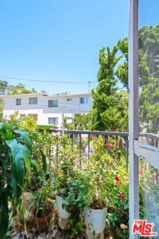 6104 Winans Drive, Los Angeles, California 90068