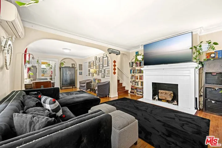 6104 Winans Drive, Los Angeles, California 90068