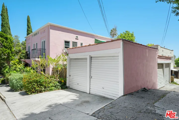 6104 Winans Drive, Los Angeles, California 90068