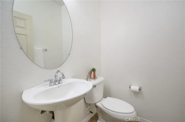 1/2 bath downstairs