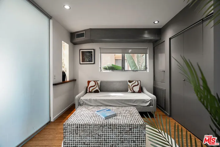 7062 Hawthorn Avenue 203, Los Angeles, California 90028