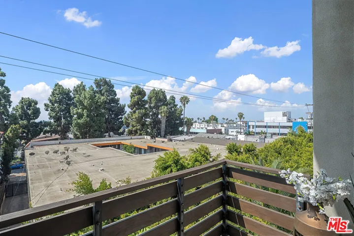 7062 Hawthorn Avenue 203, Los Angeles, California 90028