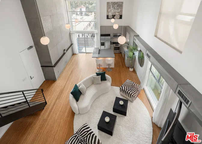 7062 Hawthorn Avenue 203, Los Angeles, California 90028