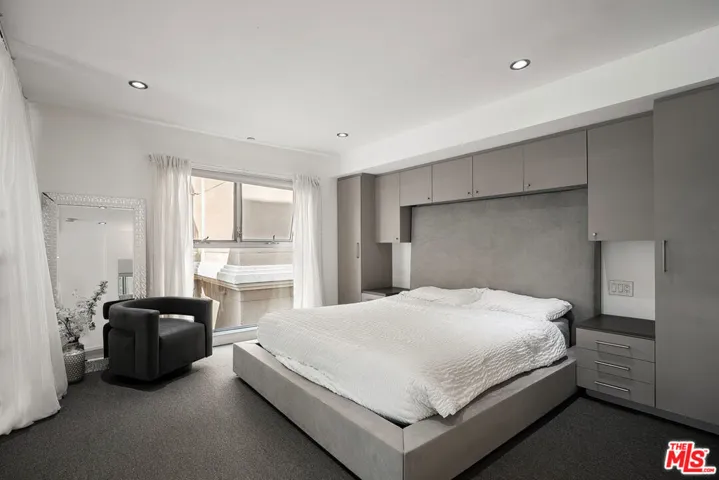 7062 Hawthorn Avenue 203, Los Angeles, California 90028