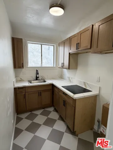 44 Rose Avenue, Los Angeles, California 90291