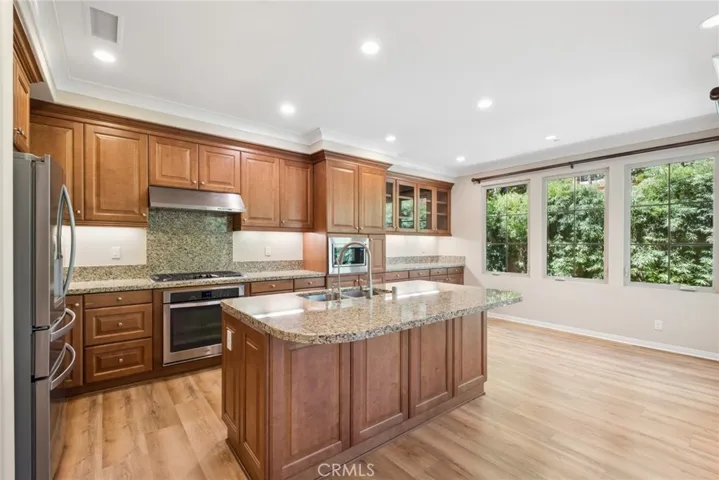 71 Brindisi, Irvine, California 92618