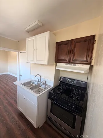 602 S Parton, Santa Ana, California 92701