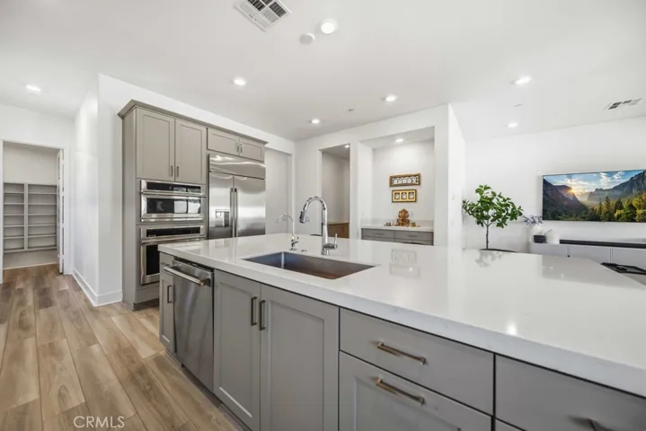 29566 Camino Azar, Valencia, California 91354