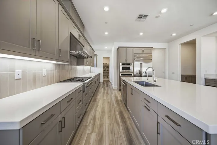 29566 Camino Azar, Valencia, California 91354