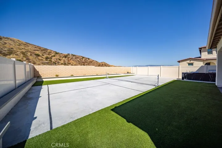 29566 Camino Azar, Valencia, California 91354