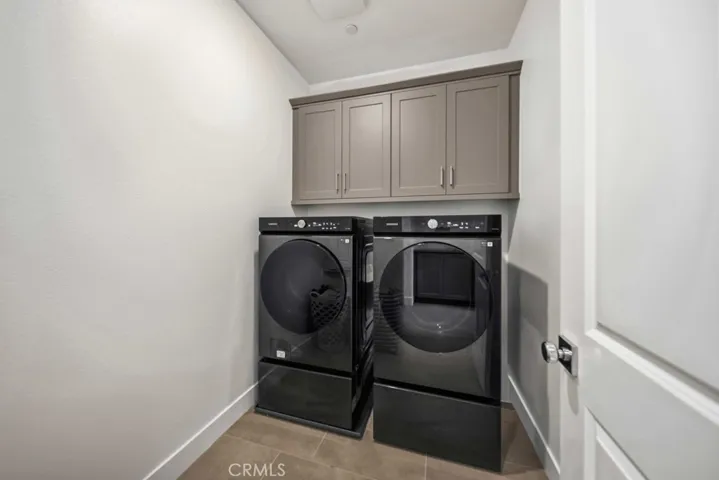 29566 Camino Azar, Valencia, California 91354