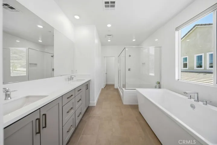 29566 Camino Azar, Valencia, California 91354