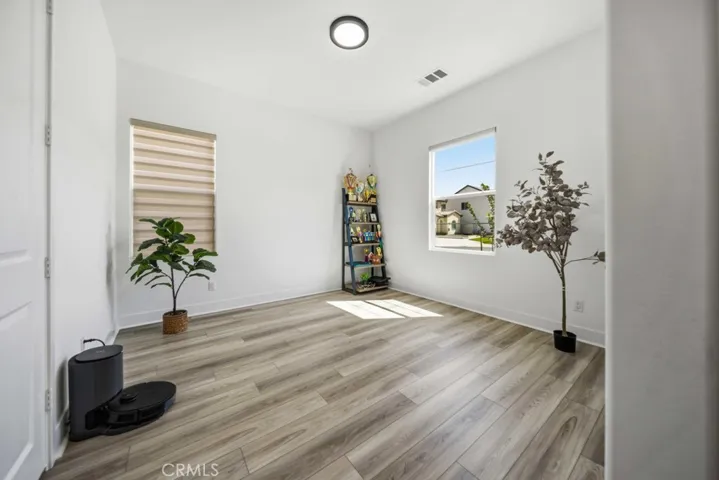 29566 Camino Azar, Valencia, California 91354